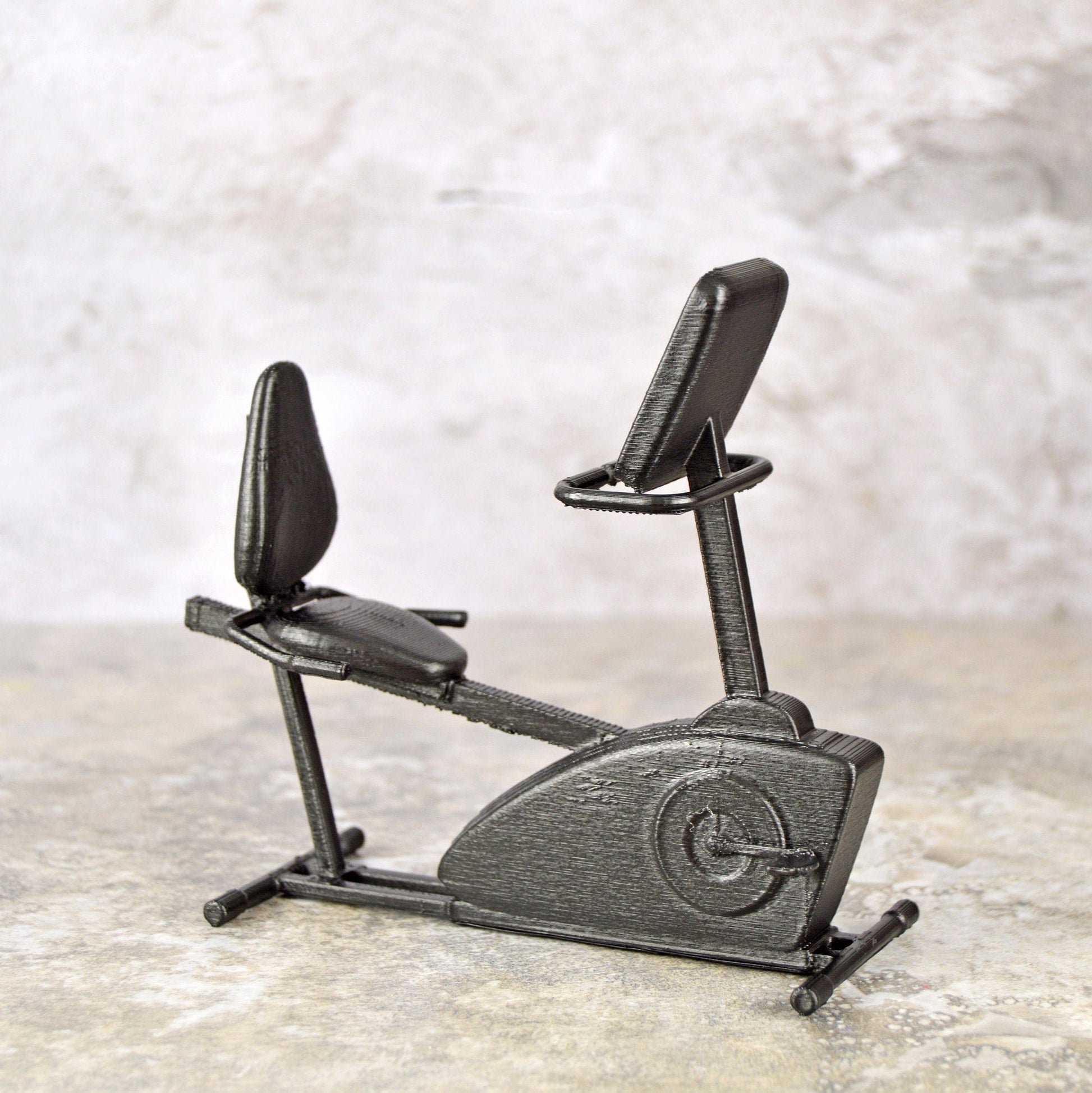 1/12 Scale Recumbent Bike, Miniature Gym Equipment, Doll House Accessories, Unique Dollhouse Miniatures, 1 12 Diorama Miniatures